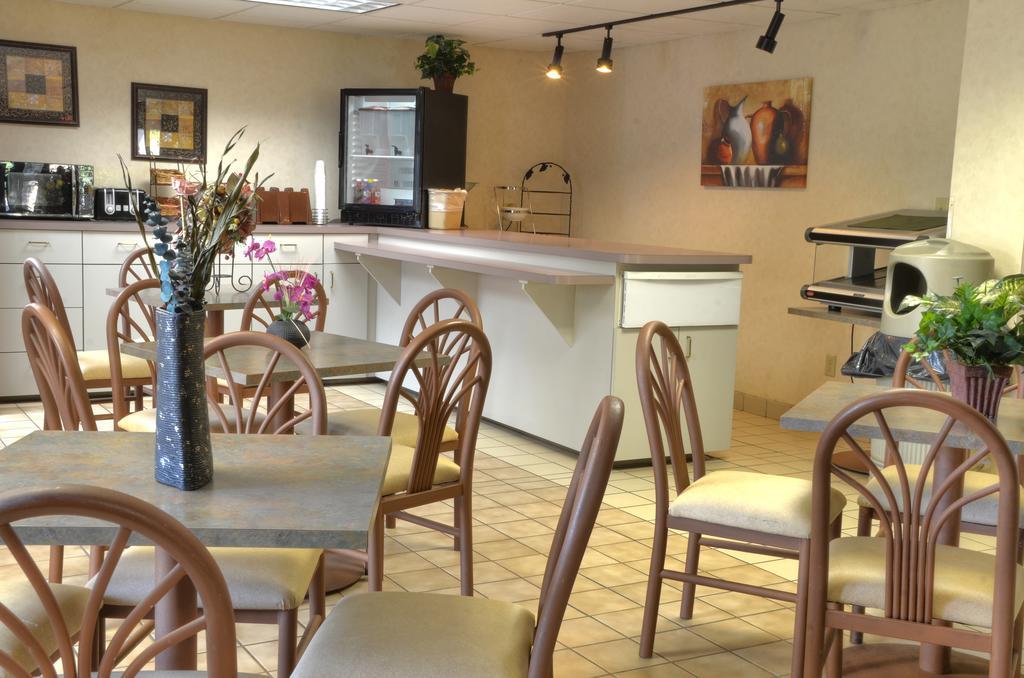 Smoky Mountain Inn & Suites 체로키 외부 사진