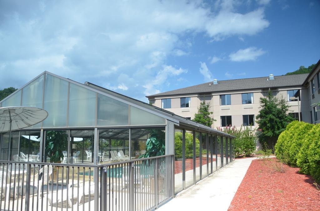 Smoky Mountain Inn & Suites 체로키 외부 사진