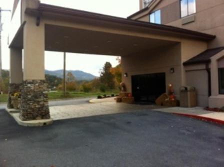 Smoky Mountain Inn & Suites 체로키 외부 사진