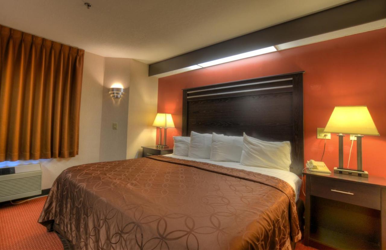 Smoky Mountain Inn & Suites 체로키 외부 사진