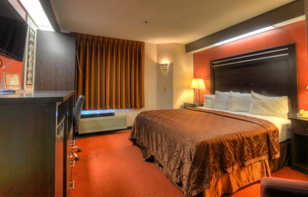 Smoky Mountain Inn & Suites 체로키 외부 사진
