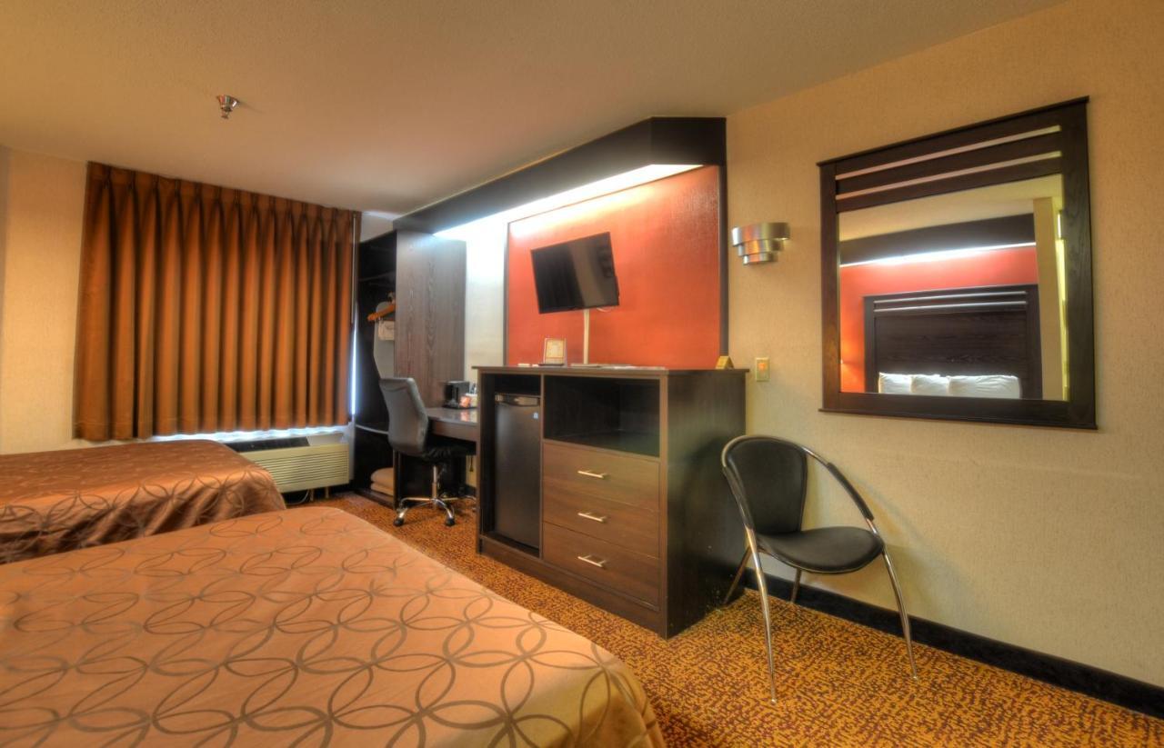 Smoky Mountain Inn & Suites 체로키 외부 사진