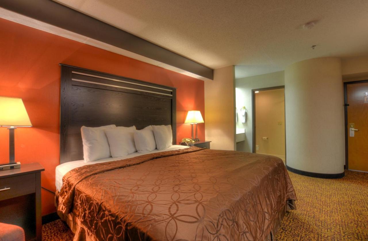 Smoky Mountain Inn & Suites 체로키 외부 사진